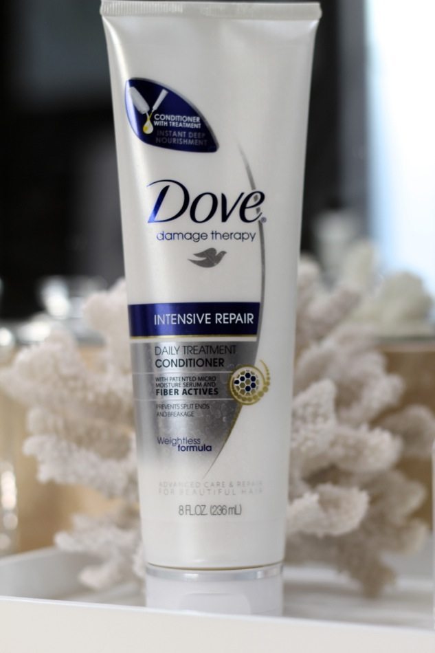 Review: Dove Damage Therapy Intensive Repair Daily Treatment Conditioner & Giveaway - Veronika's Blushing Review: Dove Damage Therapy Intensive Repair Daily Treatment Conditioner & Giveaway - Veronika's Blushing
