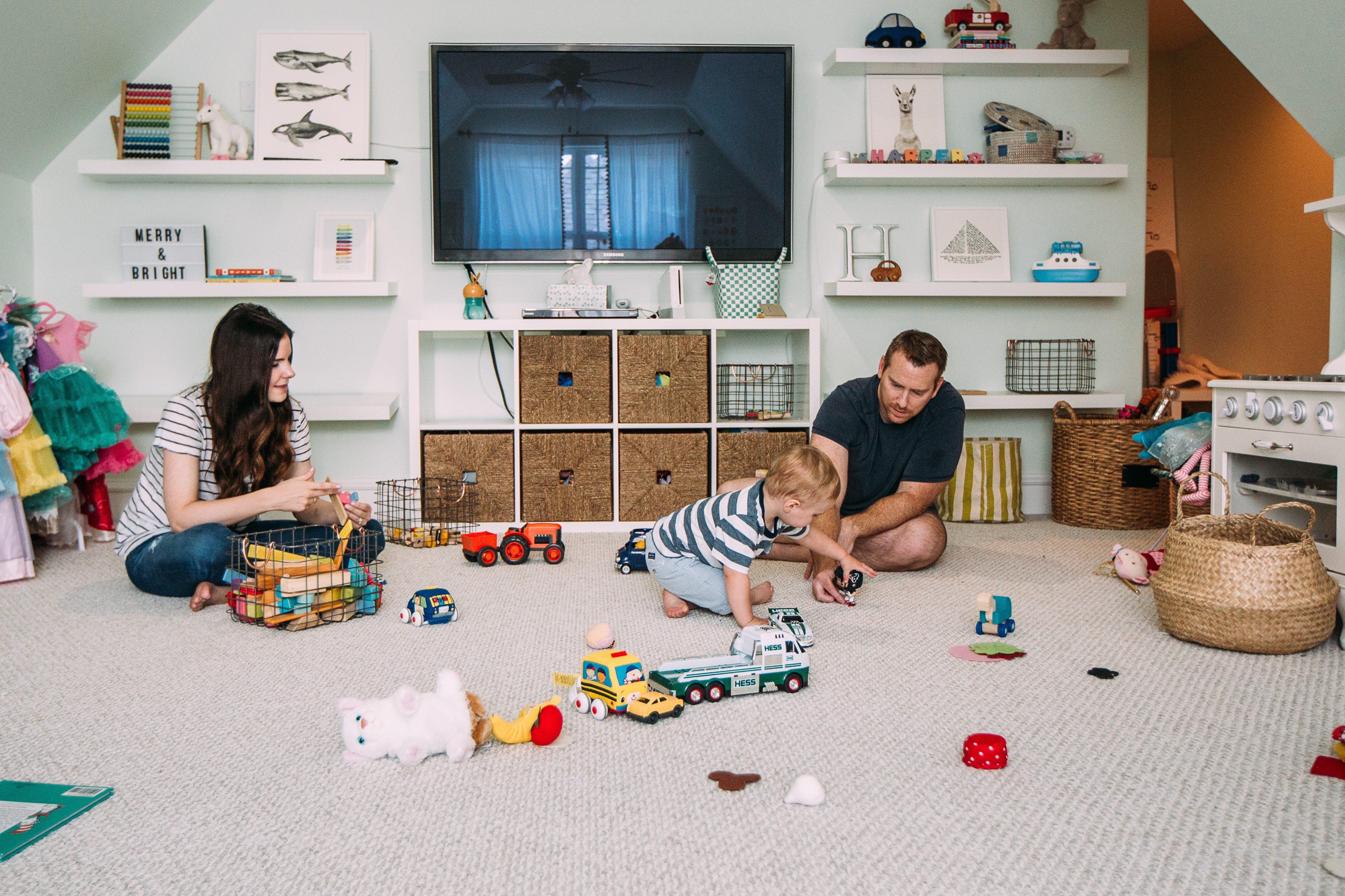 toys: Why kids should not have lots of toys and what to do if